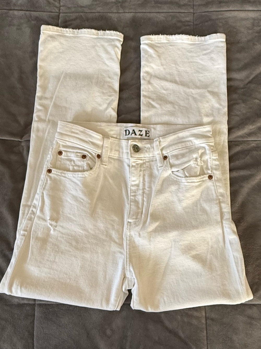 DAZE Women's White Flare Jeans - High-Rise Wide Leg Size 25